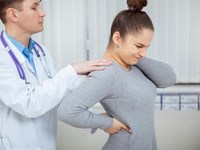 Dolor de espalda por estrés: cómo la fisioterapia en Galicia puede ayudarte a liberar tensiones