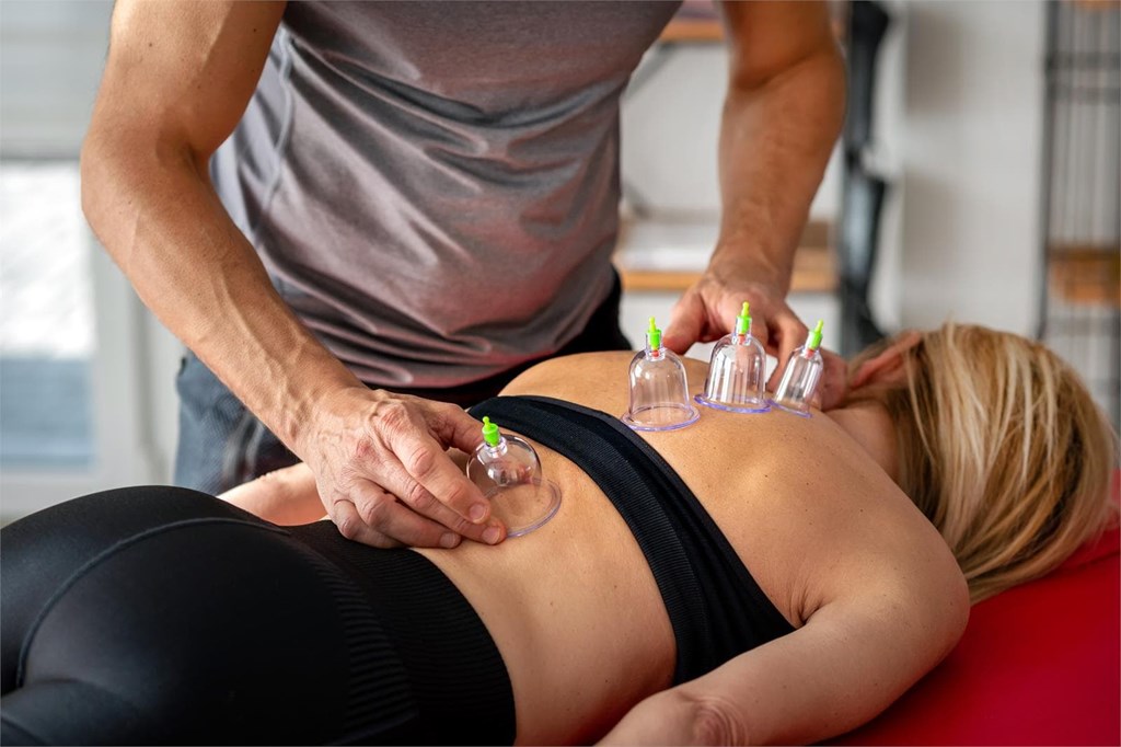 ¿Sufres hernia discal? Así te ayuda un programa de rehabilitación funcional personalizado